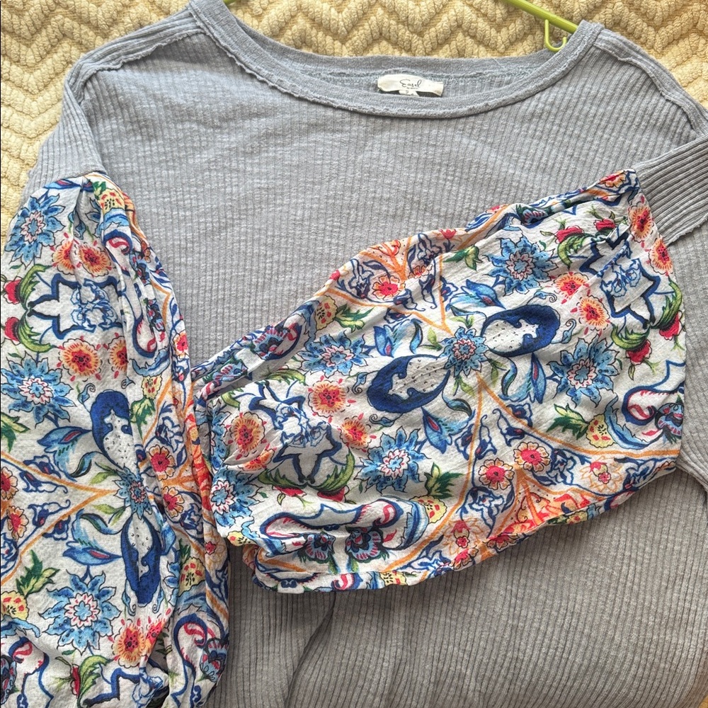 Easel Gray Top with Colorful Floral Sleeves - Picture 4 of 4